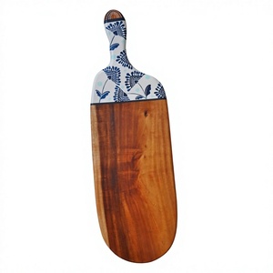 Planche à découper rectangulaire en bois BS INTERNATIONAL, motif poisson bleu, poignée en acacia naturel, écologique, passe au lave-vaisselle, plateau à pizza - Product Image 4