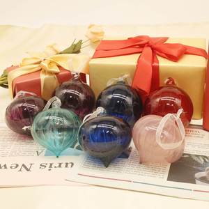 Boules de Noël en verre de 8 cm personnalisées en usine, décorations suspendues circulaires et en forme d'oignon, couleurs et tailles personnalisables en gros - Product Image 1