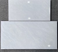 Carreaux de sol imitation brique en porcelaine 300*600mm, brillants, antibactériens, antidérapants, ignifuges et isolants thermiquement pour la chambre