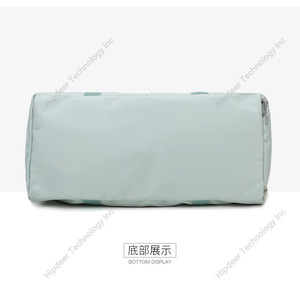 กระเป๋าทรงดัฟเฟิลพับได้สำหรับผู้ชายผู้หญิงกระเป๋าเดินทางเล่นกีฬายิมแบบกำหนดเองพร้อมโลโก้สำหรับผู้หญิง - Product Image 4