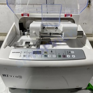 Máquina Automática para el Pulido de Bordes de Vidrio Weizhen WZ-710P para Ópticas y Hospitales de Oftalmología con Cabezal de Acero Inoxidable - Product Image 3