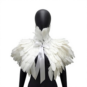 Mantello Gotico con Piume per Halloween, Sciarpa con Piume di Gallo e Gallina, Colletto Finto, Mantello per Mascherata - Product Image 1