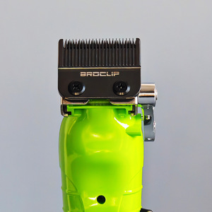Set <span class=keywords><strong>Tagliacapelli</strong></span> e Trimmer BRD ad Alta Potenza con Lama DLC, Kit <span class=keywords><strong>Professionale</strong></span> da Barbiere per Uomo 7500 RPM - Product Image 3