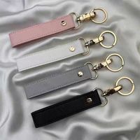 Porte-clés moderne en cuir, toucher doux, anneau métallique fin pour sac bandoulière en cuir PU, accessoire de style quotidien