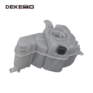 Pièces automobiles 4H0121403N 4H0121403H Réservoir d'expansion de liquide de refroidissement pour <span class=keywords><strong>AUDI</strong></span> A8 <span class=keywords><strong>S8</strong></span> (D4) 4.0TFSI 4.2TDI 6.3FSI - Product Image 2