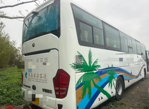 Autobús Usado Modelo 2019, 50 Asientos, Motor Yuchai, Amortiguador de Aire, Motor Trasero, Tracción Trasera, Bajo Consumo de Combustible - Product Image 3