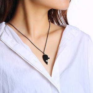 Conjunto de Collares con Colgante de Corazón Dividido Personalizado, Acero Inoxidable Antideslustre, Joyería de Amor a Juego para Él y Ella, Día de San Valentín - Product Image 5