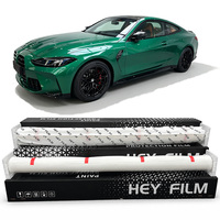 Film de protection de peinture automobile (PPF) en polyuréthane haute brillance avec logo personnalisé, largeur 1,52 m, ajustement flexible et grande flexibilité pour une protection complète de la carrosserie.