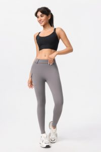 Pantaloni da yoga aderenti e comodi con tasca cargo - Product Image 2