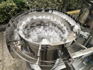 Máquina Automática de Llenado y Tapado de Líquidos, Línea de Llenado y Tapado de Botellas de 15-200 ml para Perfume, Aceite Esencial, Jarabe y Spray - Product Image 4