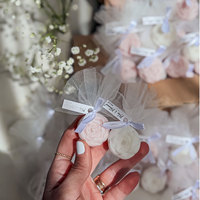 Cadeaux parfumés avec logo personnalisé, bougie miniature de luxe à la pivoine, bougie artisanale à la cire de soja parfumée aux fleurs avec ruban en tulle