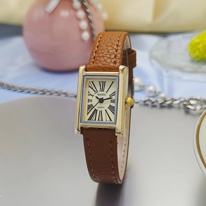 Montre pour femme, style rétro, cadran carré, chiffres romains, montre à quartz, boîtier en alliage, pour étudiante - Product Image 4