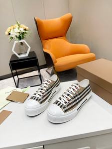 Chaussures en toile pour hommes et femmes avec amorti pour toutes les saisons. Chaussures de sport de luxe de haute qualité, conçues par des designers. - Product Image 2