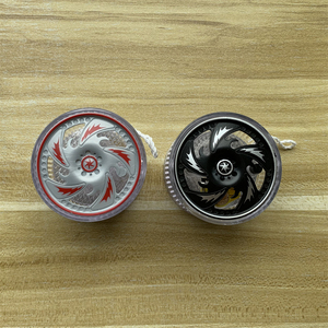 Jouets Yo-Yo Lumineux en Plastique en Forme de <span class=keywords><strong>Roue</strong></span> de Pneu 5,5 cm, Rouge et Noir, avec Billes, Cadeau Promotionnel à Prix de Gros - Product Image 4