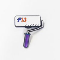 Émail personnalisable tendance à motif de dessin animé, fabriqué par la technique de coulée, design coloré pour cadeaux promotionnels