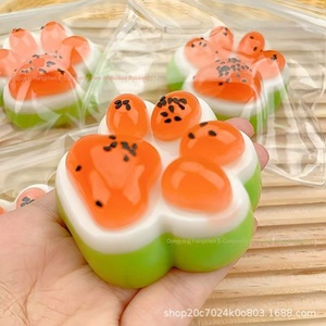 Juguete Unisex de PVC con Textura de Lodo y Sensación de Garra de Gato, Serie Sandía de Verano, de Alto Valor Cromático, para Descompresión y Apretar - Product Image 6