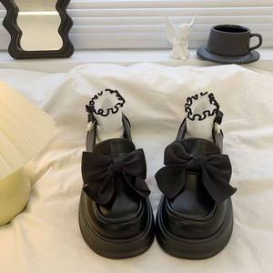 รองเท้าโลฟเฟอร์แบบสวมสำหรับผู้หญิงสีดำ สไตล์ฤดูร้อนใหม่ ดีไซน์เฉพาะตัว ประดับโบว์ พื้นหนา สไตล์อังกฤษ วินเทจ หนังแท้ รองเท้าแบบสวม - Product Image 1