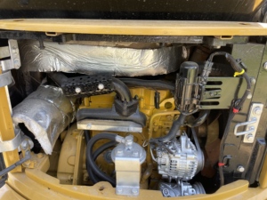 Excavatrices Caterpillar 303 d'occasion certifiées CE, excavatrices 3T d'occasion, pelle hydraulique avec accessoire de pince, marteau hydraulique - Product Image 6