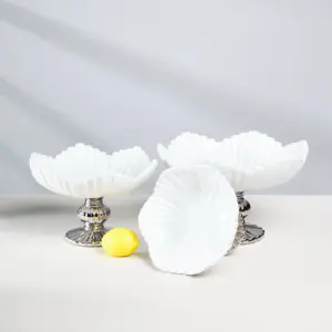 2023 Hot Sell Deluxe Silvering Handcrafted Ceramic Kitchen Supplies Serving Tray Dessert Fruit Plate