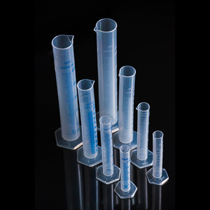Cilindro Graduado de Plástico O'Kayme de 10 ml, 25 ml, 50 ml, 100 ml, 250 ml, 500 ml, 1000 ml, PP, Resistente a Ácidos y Álcalis, Línea Azul, para Uso en Laboratorio - Product Image 1