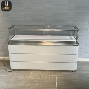 Tira de LED de góndola curvada de gama alta, soportes de exhibición de joyería Premium para escaparate para sala de exposición Premium LIANYI ODM/OEM - Product Image 3