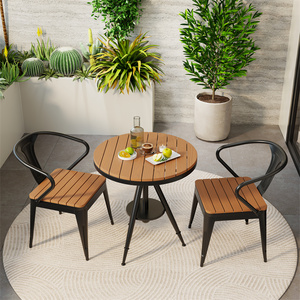 Conjunto de Muebles de Jardín de Madera Maciza Moderna para Exteriores, Resistente al Sol y al Agua, con Estructura de Hierro, <span class=keywords><strong>Mesa</strong></span> de Comedor de 2 Plazas y Sillas para Patio o Balcón - Product Image 1