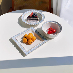 Assiettes à dîner et à dessert en céramique à bord de dentelle en relief en usine ensemble de vaisselle en céramique pour la vente en gros en vrac - Product Image 4