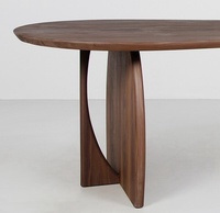 Nordischer Wabi-Sabi Stil Massivholz-Esstisch-Set mit Walnussfarben-Finish Unregelmäßige Form für Zuhause Besprechungen/Diskussionen