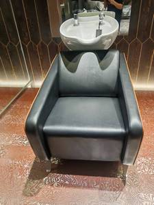 Silla de barbero DM Modern Salon con base redonda, silla de salón de alta calidad en venta, muebles de salón de lujo. - Product Image 2