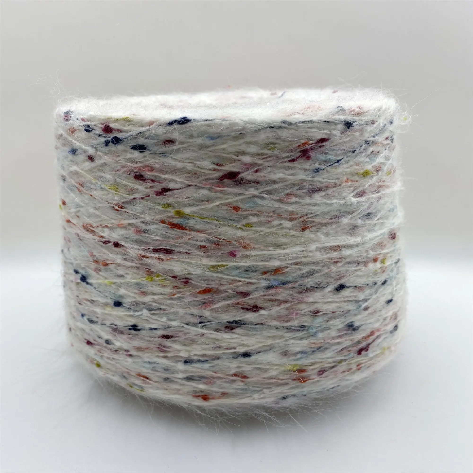 Fantaisie coloré pois fil de brosse acrylique en polyester mélangé fil pour 3GG machine à tricoter plate