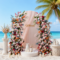 Composition florale en soie artificielle multicolore faite à la main avec arche en corne naturelle pour toile de fond de mariage, cérémonie en extérieur sur la plage