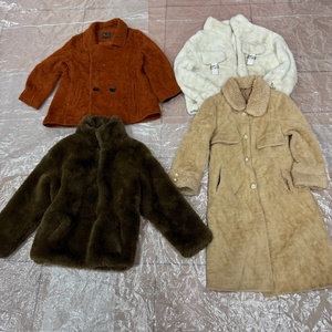 工厂批发大量混装女式冬季厚款时尚潮流外套 - Product Image 1