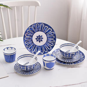Ensemble de vaisselle moderne bleu en céramique, 10 pièces avec boîte cadeau, bols et assiettes - Product Image 3
