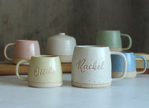 Grande tasse personnalisée avec fleurs et nom, tasse en <span class=keywords><strong>c</strong></span>éramique, tasses en poterie - Product Image 2