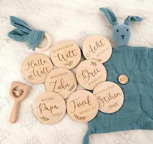 Praktischer Ständer aus Lindenholz, Geschenke für Babypartys, Schwangere Frauen auf Deutsch, 30 Wichtige Momente Holz-Meilenstein-Karten für Babys - Product Image 3