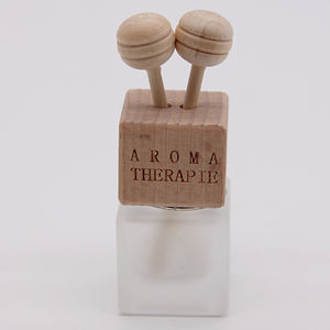 5ml arabaya asılan parfüm şişesi duvar asılı uçucu yağlar hava spreyi dökülmeyen özel <span class=keywords><strong>Logo</strong></span> kare tasarım ahşap ürünler - Product Image 4