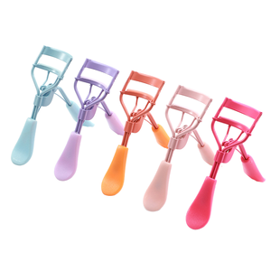 Mini Rizador de Pestañas con Almohadilla de Silicona, Herramienta Portátil para Rizar Pestañas, para Maquillaje y Belleza - Product Image 1