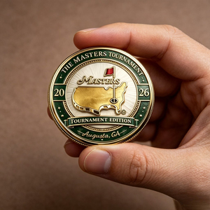 Pièce de monnaie souvenir 3D en relief du Club de golf Augusta National 2026 – Motif parcours vert, club-house et drapeau – Objet de collection en métal - Product Image 2