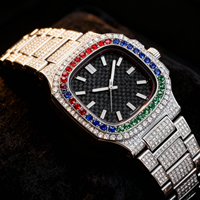 Montre de luxe pour couple en acier inoxydable plaqué or 18 carats, entièrement sertie de diamants, avec bracelet en métal et pierres colorées