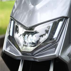 Scooter Eléctrico Personalizado de 3 Ruedas, 60V, 10 Pulgadas, 125cc, Triciclo Abierto para Pasajeros de 5 a 7 Horas de Autonomía, con Nuevo Diseño y Certificación CE - Product Image 4