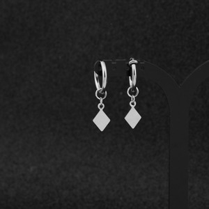 Boucles d'oreilles pendantes carrées en acier inoxydable au design simple et original 2026, plaquées argent, unisexes, bijoux tendance, vente en gros - Product Image 1