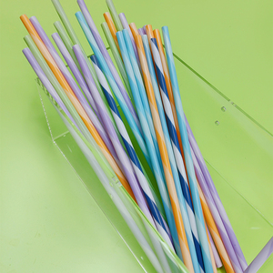 Petites pailles modernes <span class=keywords><strong>en</strong></span> <span class=keywords><strong>plastique</strong></span> écologiques sans BPA Couleurs mélangées pour gobelets et accessoires de verres - Product Image 2