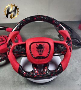 Volante Sportivo in Fibra di Carbonio Forgiata Rossa con Pelle Traforata e LED, Leve del Cambio per Dodge Charger Challenger Hellcat - Product Image 2
