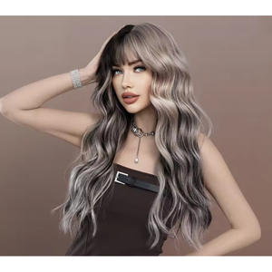 วิกผมยาวหยิกแบบแบรนด์ในประเทศ พร้อมหน้าม้าปัดข้าง สีดำ ขาว น้ำตาลทอง เส้นผมทนความร้อนสูง แนวไรผมธรรมชาติ - Product Image 4