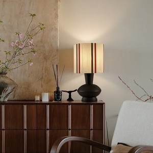 Lámpara de Mesa de Madera Maciza de Estilo Retro Francés, E26 LED, Cuidado de la Vista, Iluminación Ambiental para Sala de Estar, Dormitorio, Estudio - Product Image 3