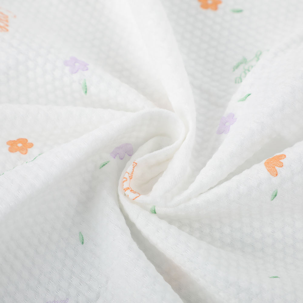 Wholesale 100% Viscose Spunlace Nonwoven Fabric Eco-friendly Soft Breathable Waterproof Printed Dot Pattern Available Plain