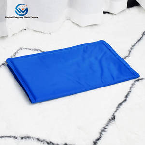 Umwelt freundliche kühlende Haustier matte für Hunde Katzen Moderner fester Schwamm Sommers chlaf kissen Wärme entlastungs kissen mit eisigem coolem Design - Product Image 4