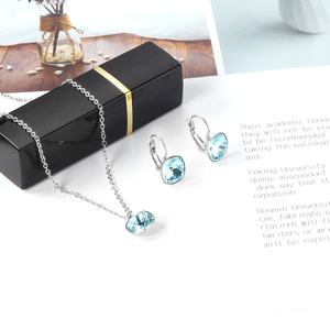 Ensemble de bijoux pour femmes, collier et boucles d'oreilles en acier inoxydable plaqué or, avec un magnifique cristal vert menthe - Product Image 4