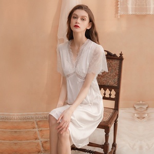 Camicie da <span class=keywords><strong>notte</strong></span> in raso per matrimonio da sposa Sexy <span class=keywords><strong>camicia</strong></span> da <span class=keywords><strong>notte</strong></span> in pizzo manica corta con scollo a V pigiama Lingerie da <span class=keywords><strong>donna</strong></span> - Product Image 2