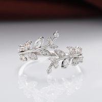 OEM ODM Anneaux ouverts réglables en zircone cubique plaqués argent Bijoux en cuivre Personnalité Feuilles Bagues pour femmes et filles